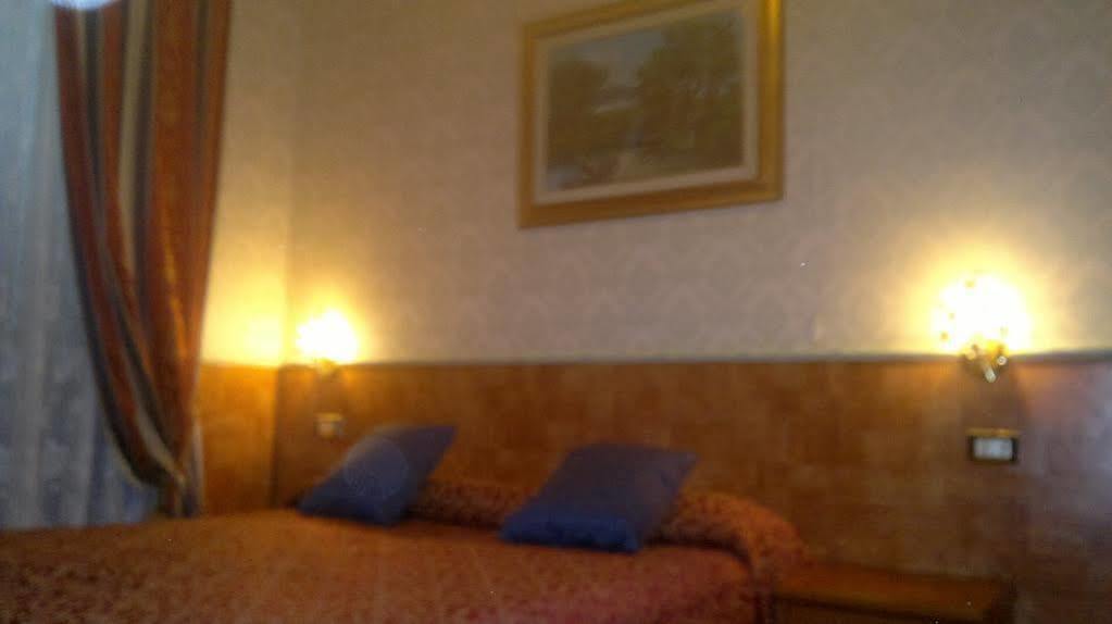 Ventura 3*